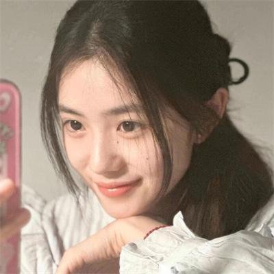 年轻女人